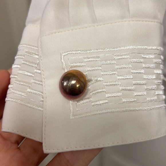 Vintage white collared blouse with gold button details - Picture 4 of 5